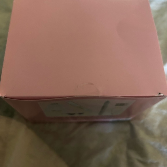 Bride Kit with White and Gold Accessories - Picture 3 of 3